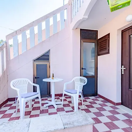 Antula Apartment *