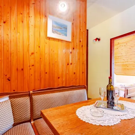 Antula Apartment *